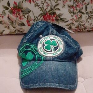 New! 🇮🇪🍀Ireland , Robin Ruth